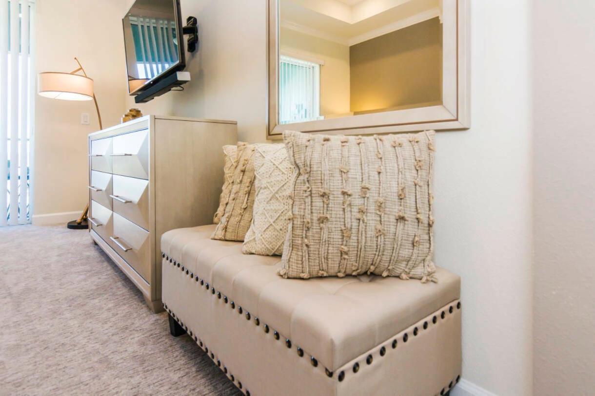 Fabulous At Storey Sl47513